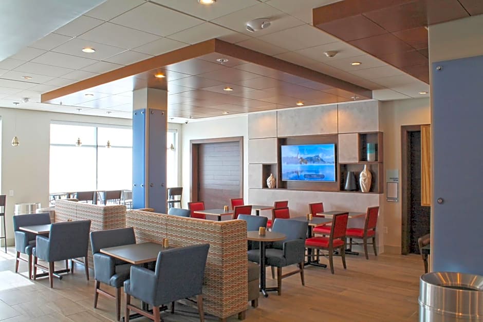 Holiday Inn Express & Suites St. Louise South I-55 By IHG