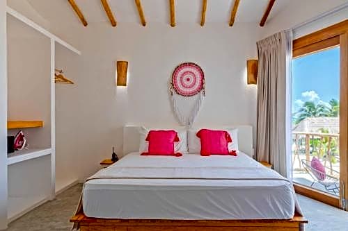 Punta Blanca Beachfront Suites