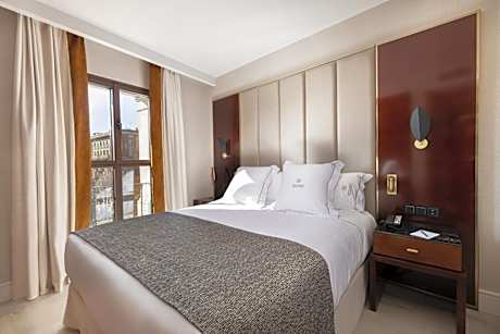 Two-Bedroom Apartment with City View