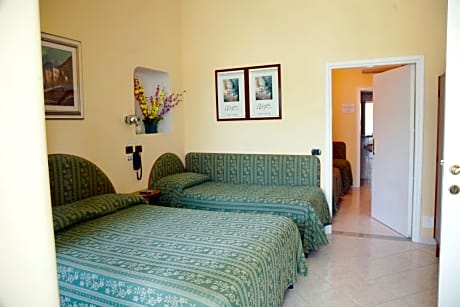 Family Room (6 Adults)