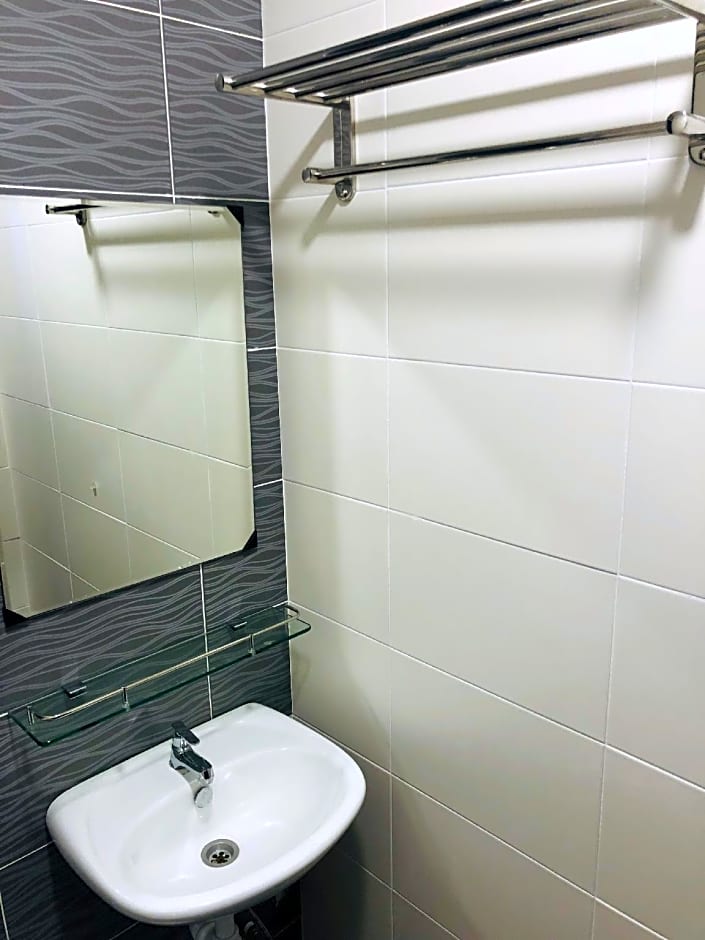 Homie6@ The Heights Residence/ 6-7 Pax