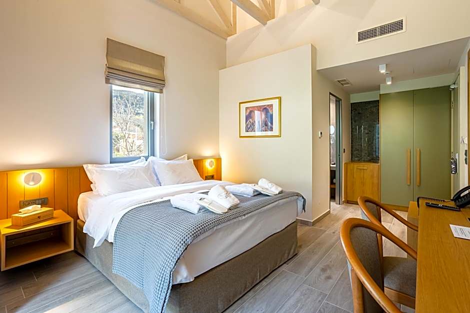 Denthis Hotel - Taygetos Mountain Getaway