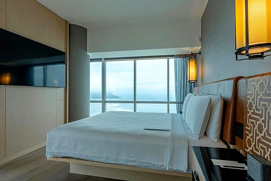 Photo 1 of 7 of Master 1 King Bed Suite