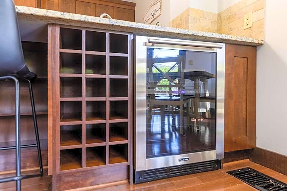Luxurious 901 Condos by Fernie Central Reservations