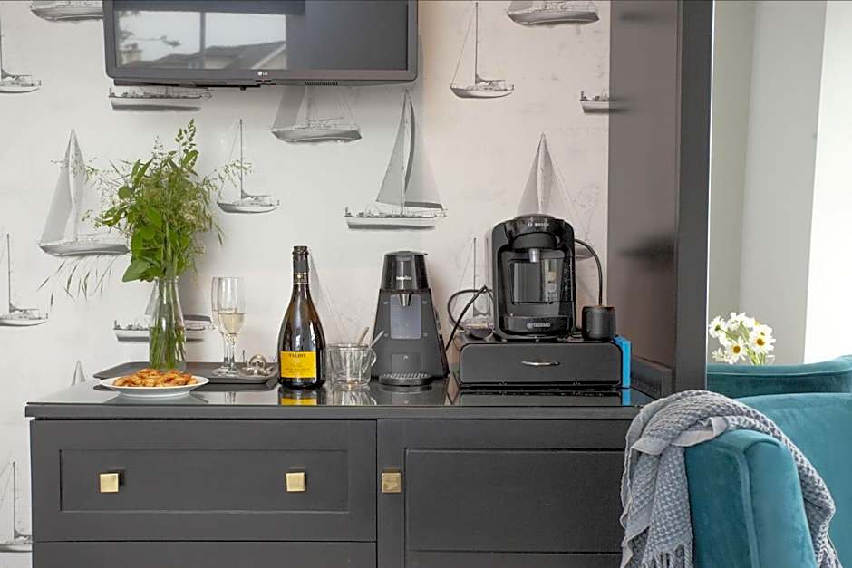 Golden Vanity Suite - Sea View - Free Wi-Fi