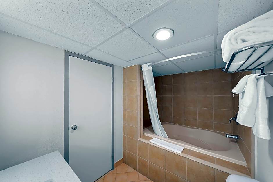 Suburban Studios, Kearney