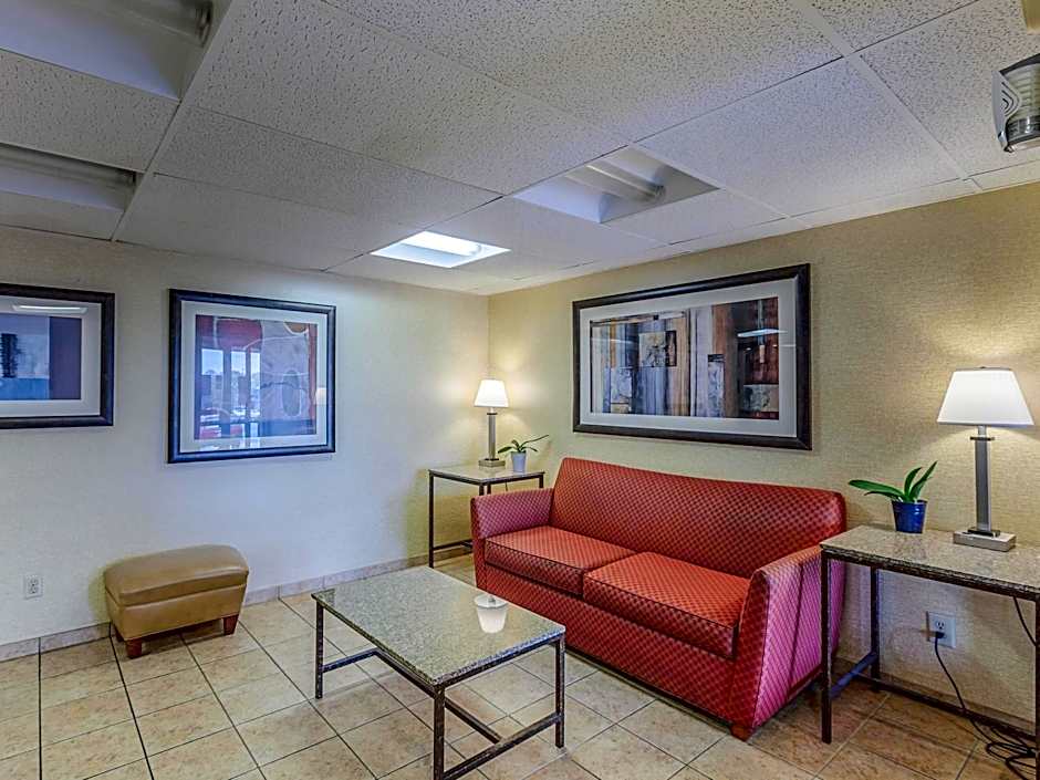 Motel 6-Oak Creek, WI