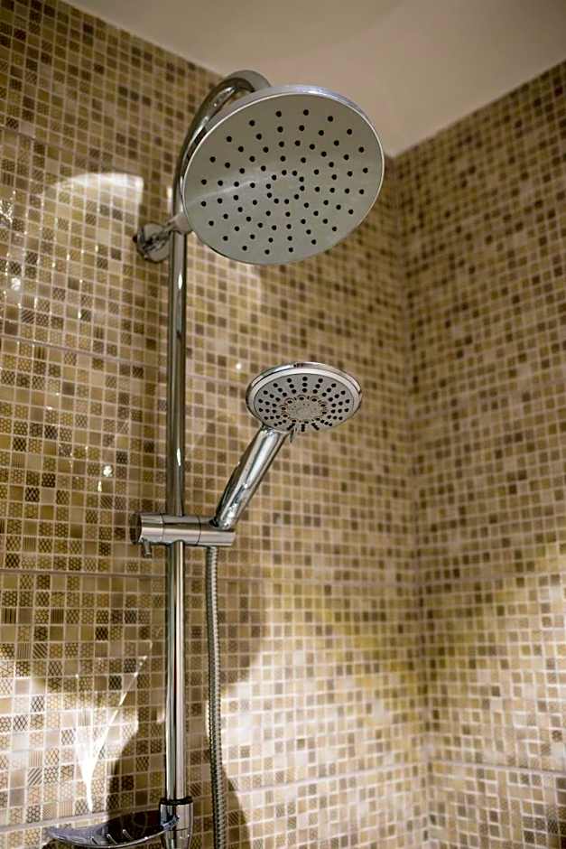 Hotel Plutitor Lebăda