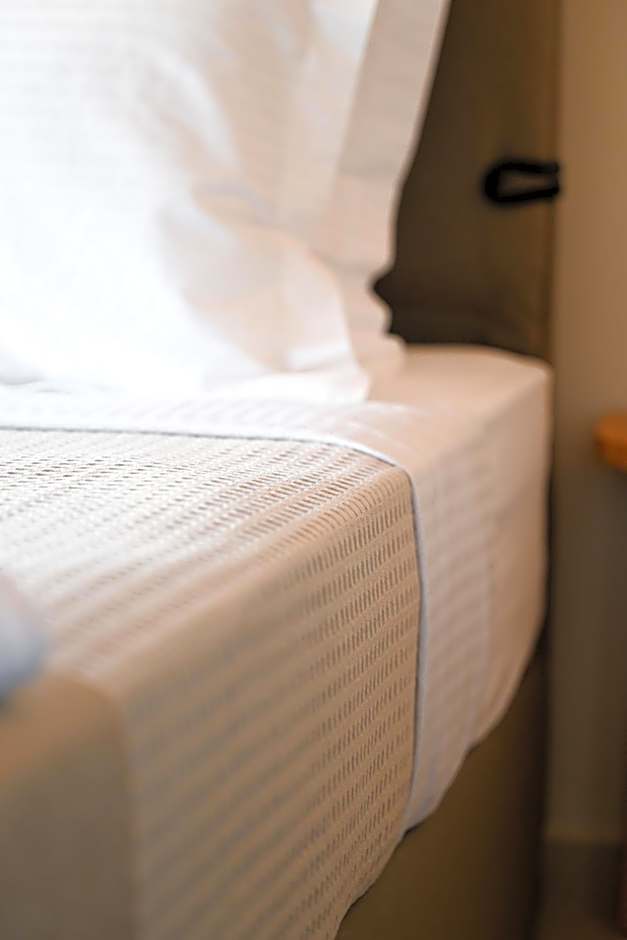 Eumorphia Studios & Apartments