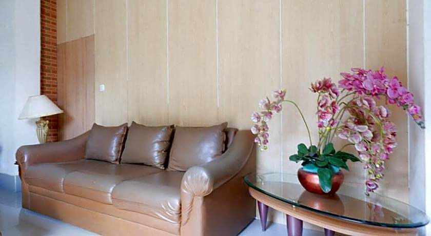 RedDoorz Plus @ Hotel Srikandi Kendari