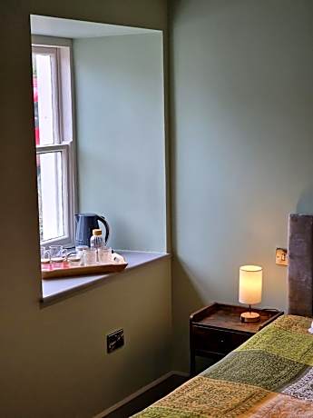 Quadruple Room with Private Bathroom