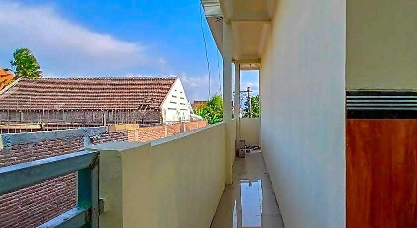 RedDoorz @ Dien Homestay Syariah Alun-alun Pasuruan