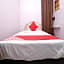 OYO 89877 Sun Triang Hotel