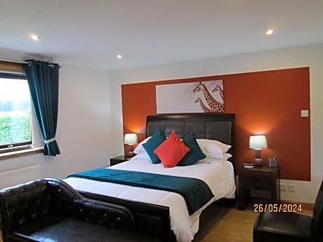 king-superior-ensuite with bath-garden view-bedroom 2 ks
