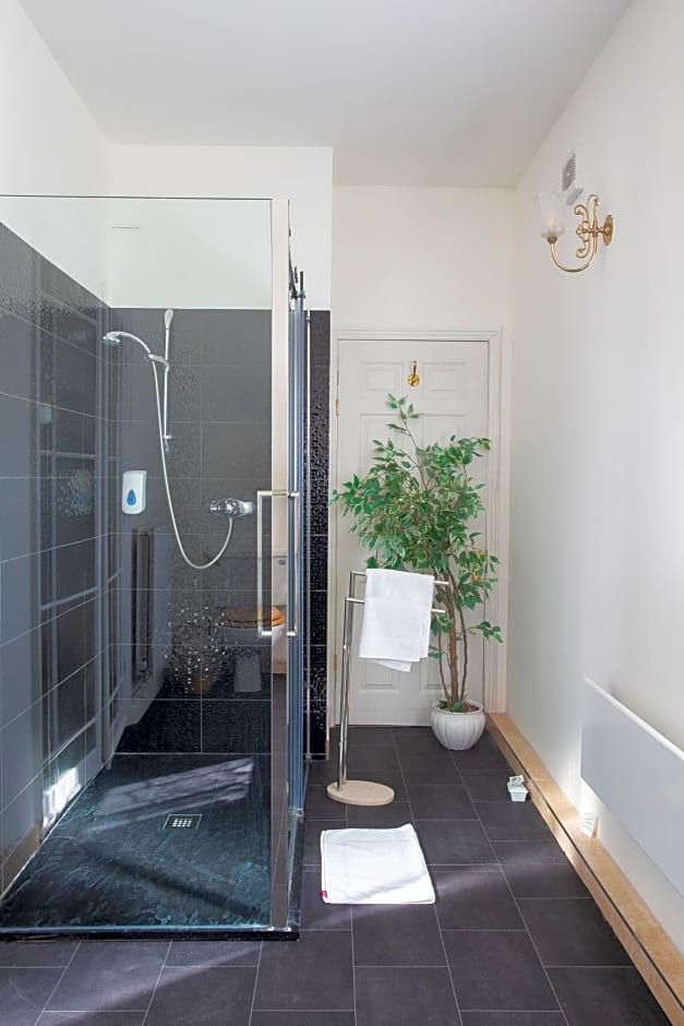 Fines Bayliwick Hotel