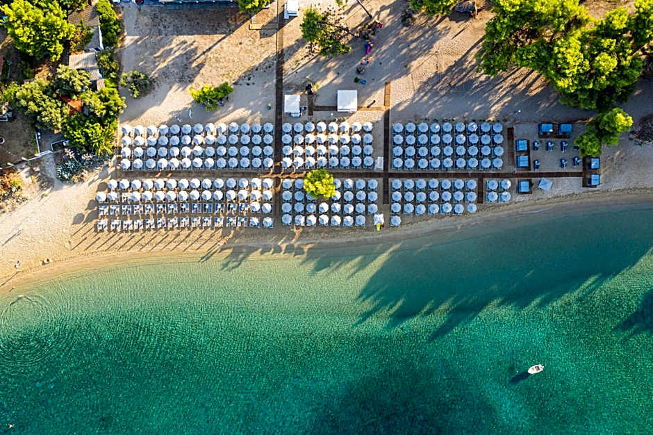 Lagomandra Luxury Suites with Private Pools