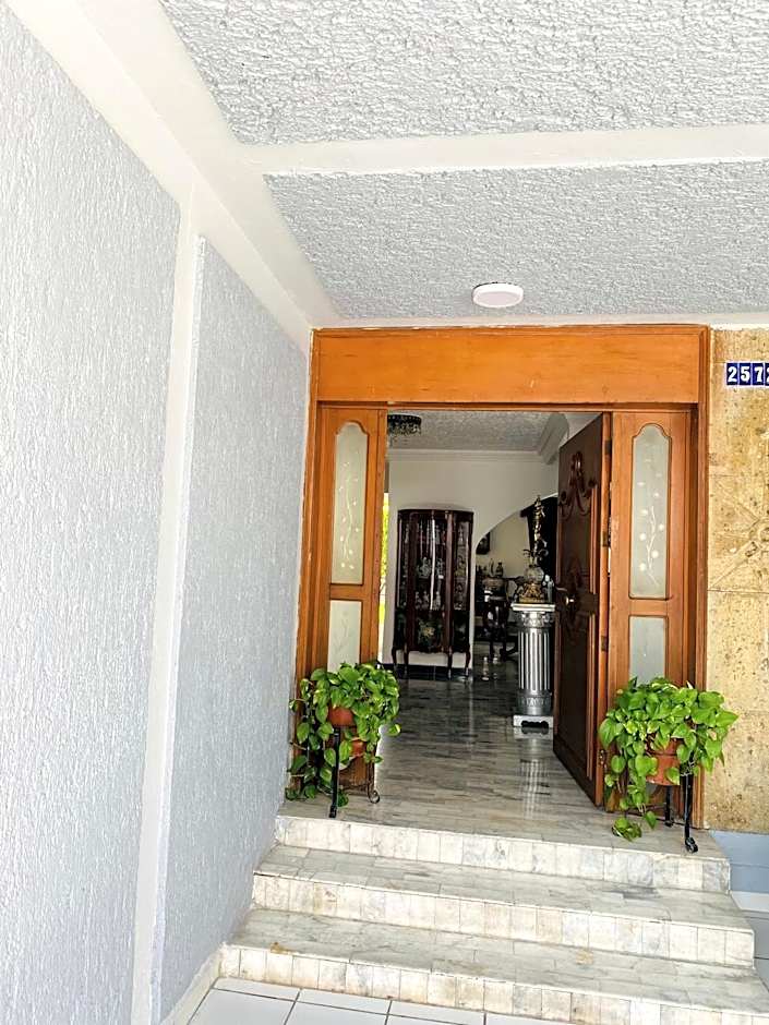 Hostal Guadalajara Cosmopolitan Providencia