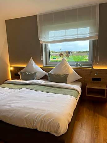 King Room with Garden View