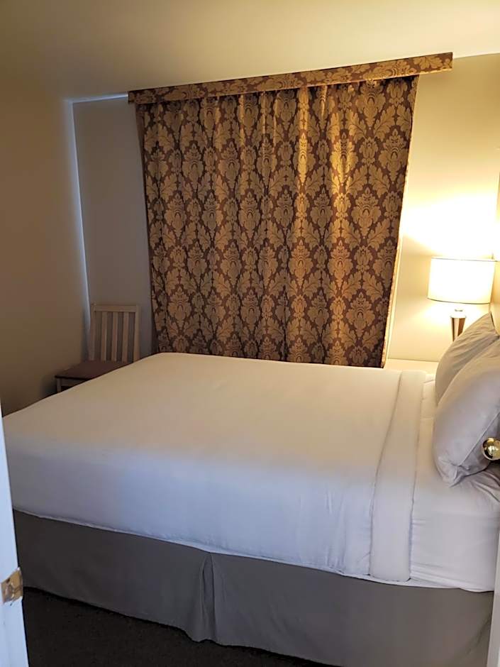 Shemron Suites Hotel