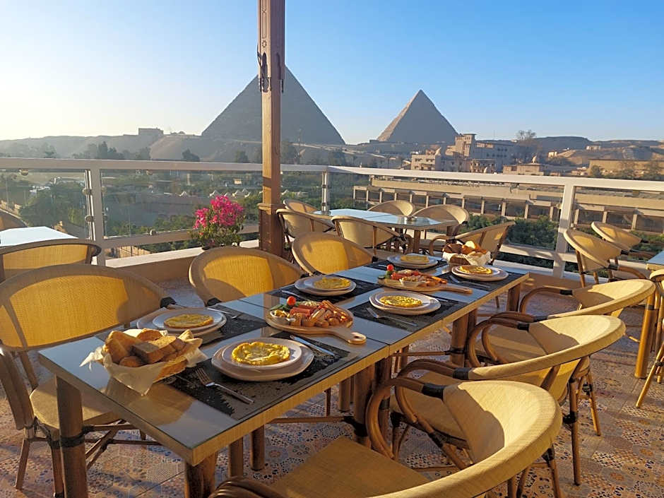 DouDou Pyramids View Hotel