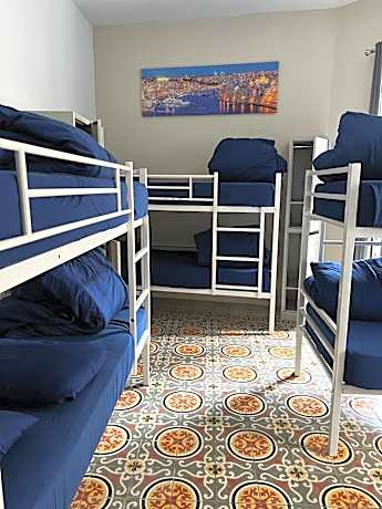Bed in 6-Bed Mixed Dormitory Room