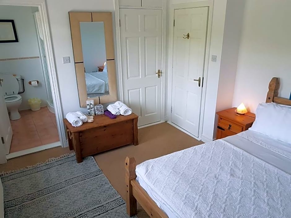 Malin Head SolasTobann ArtHouse Room 1 En-suite