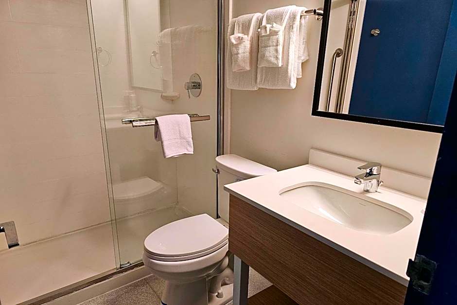 District 3 Hotel, Ascend Hotel Collection