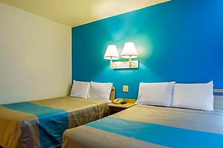 Deluxe Quadruple Room - Non-Smoking