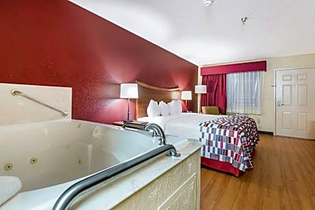 Suite King Bed with Jacuzzi Non-Smoking