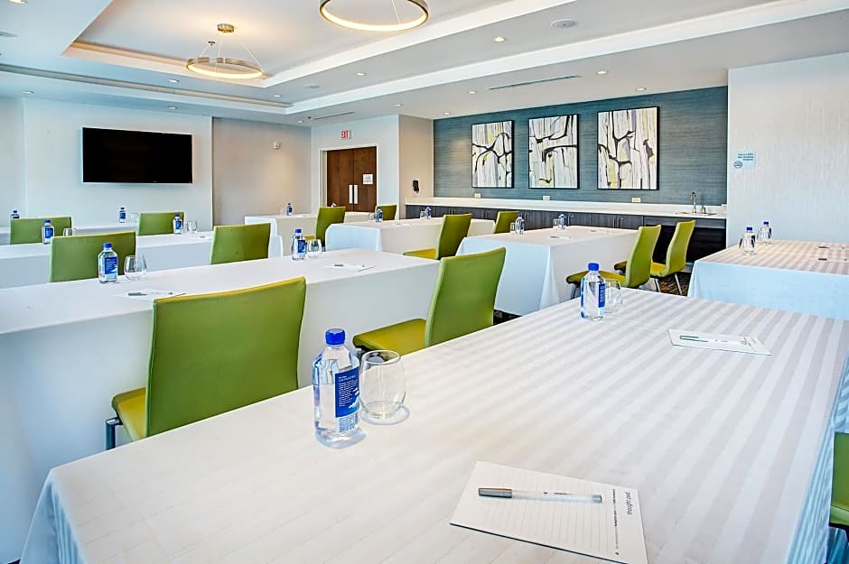 Holiday Inn Express & Suites Covington By IHG