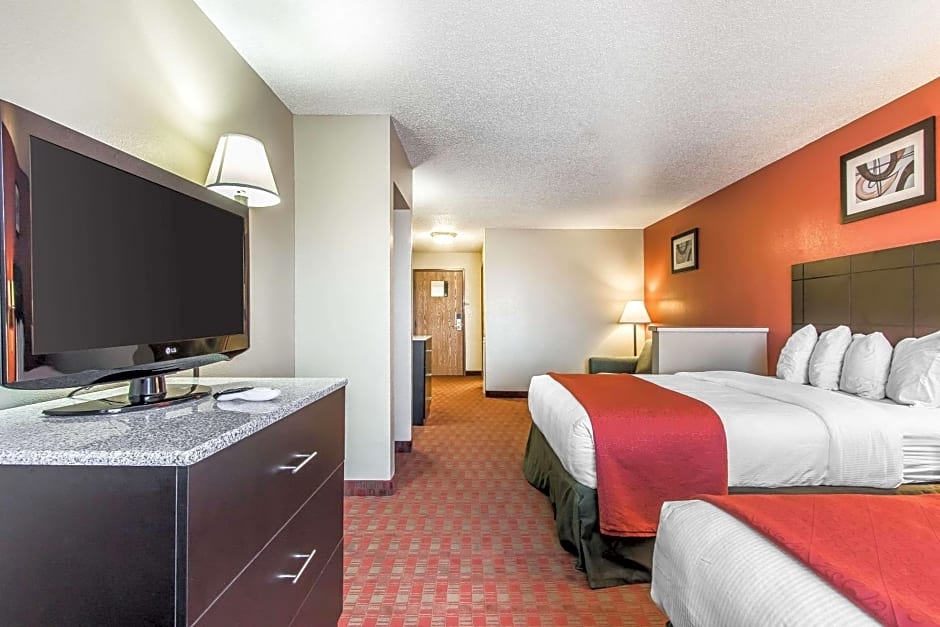 Quality Inn & Suites La Vergne