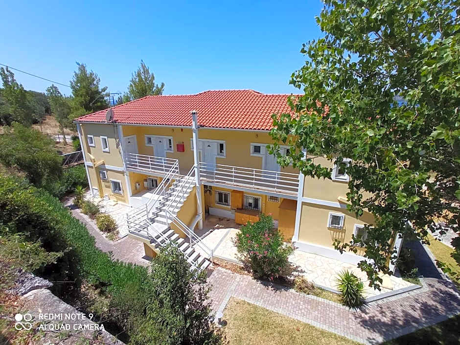 Summer Garden Αpartments & Studios