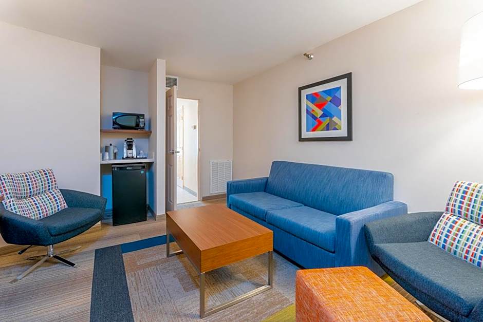 Holiday Inn Express Hotel & Suites Bradenton West By IHG