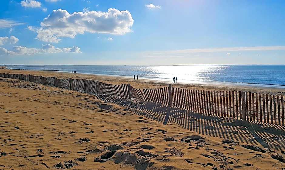 Les Flots - Hôtel et Restaurant face à l'océan - Châtelaillon-Plage