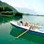 Leuchtenburg am See