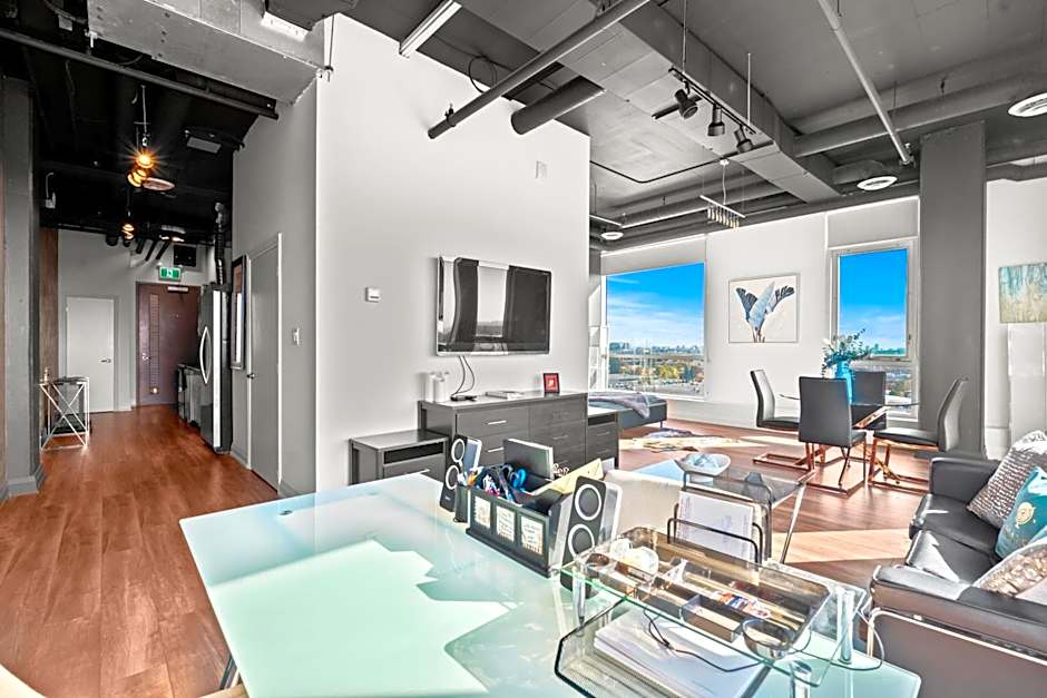 Bright Suites Finch West steps to Metro by hotel DUKE