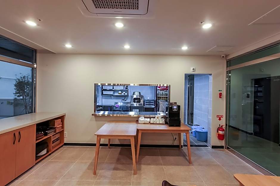 Sunrise Hotel Seopjikoji