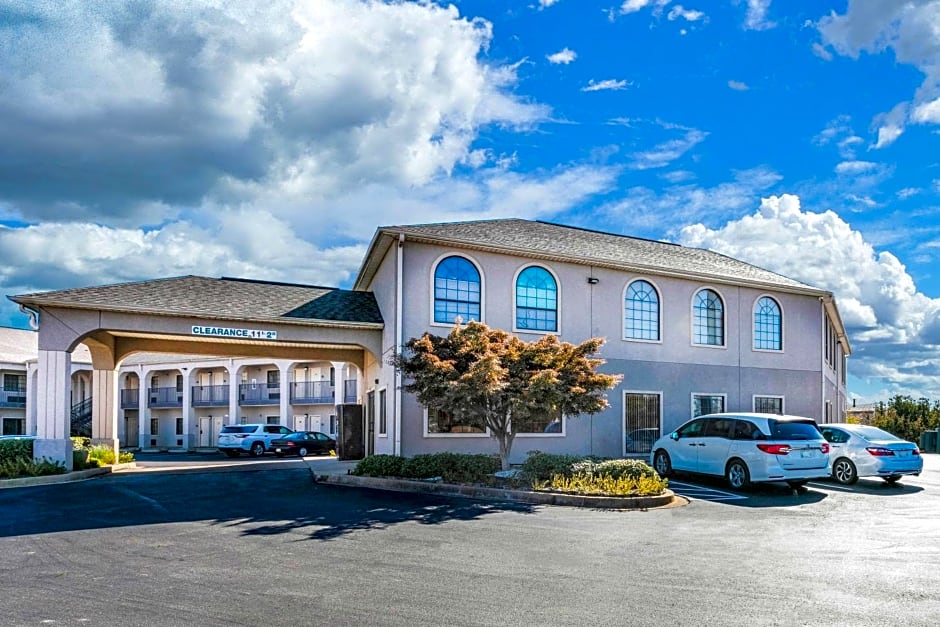 Econo Lodge Inn & Suites Horn Lake