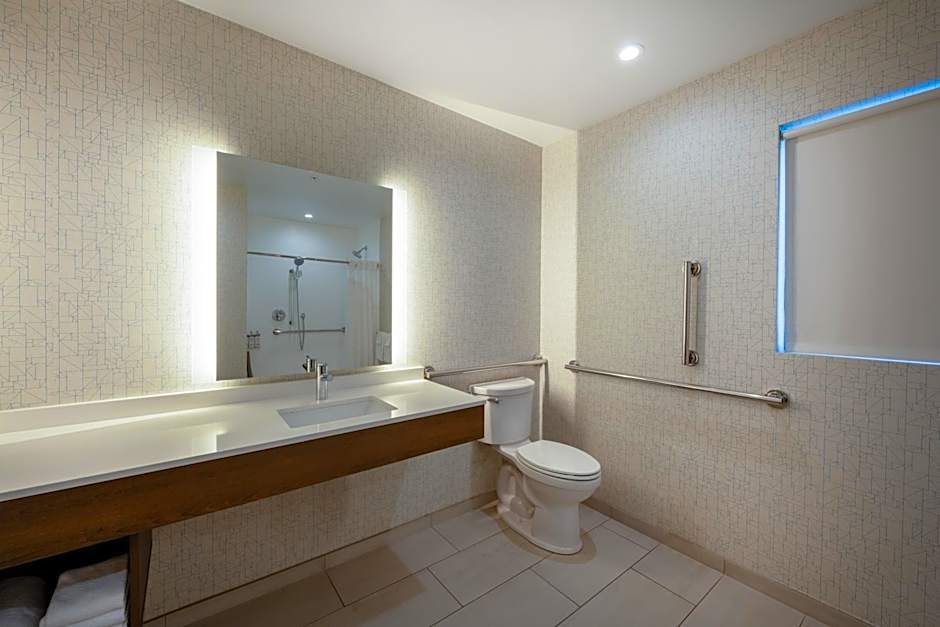 Holiday Inn Express and Suites Gilbert Mesa Gateway Airport By IHG