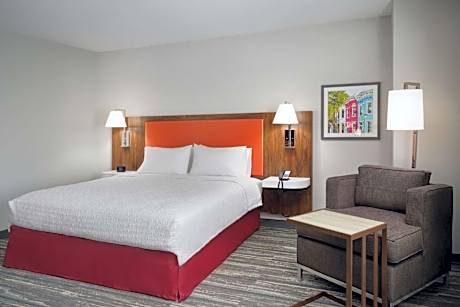 King Room with Bath Tub - Mobility Access