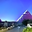 The Gate Hotel Front Pyramids & Sphinx View