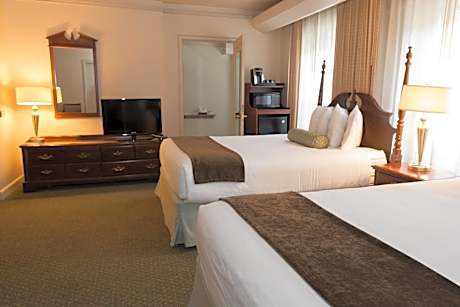 Junior Suite with Two Queen Beds (No Air-Conditioning)