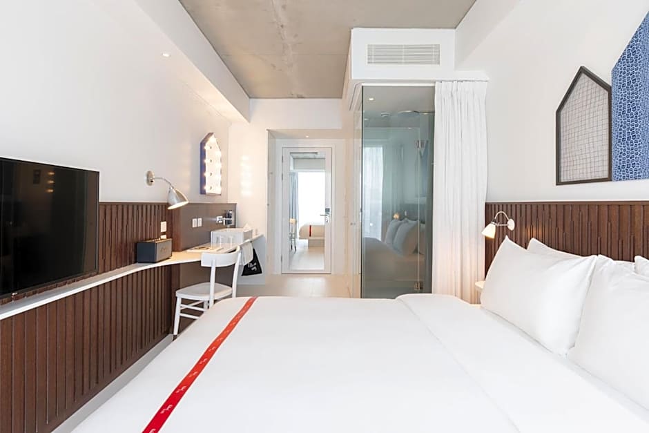 Ruby Zoe Hotel London