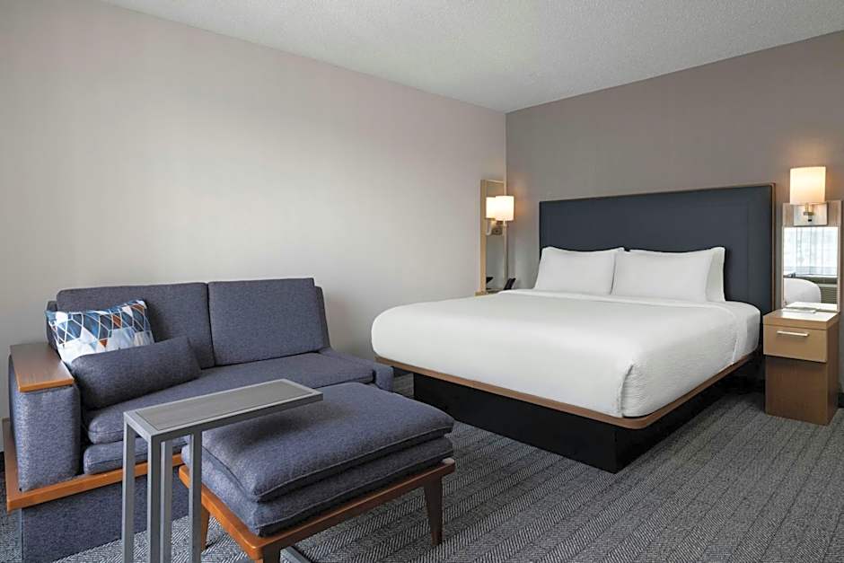Courtyard by Marriott Charlotte City Center