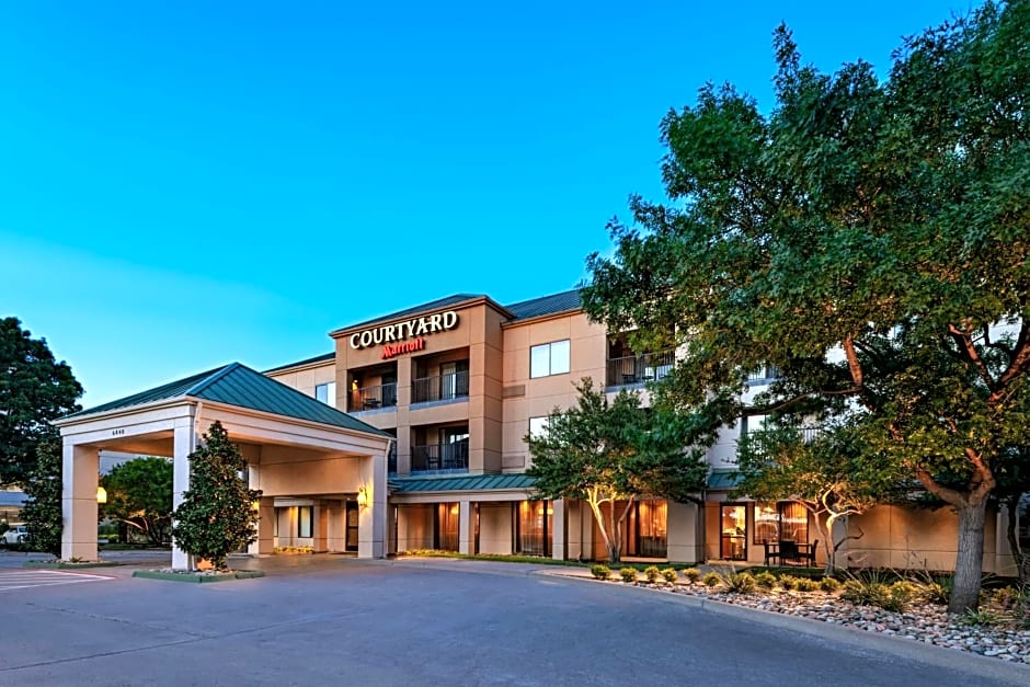 Courtyard by Marriott Dallas Plano in Legacy Park