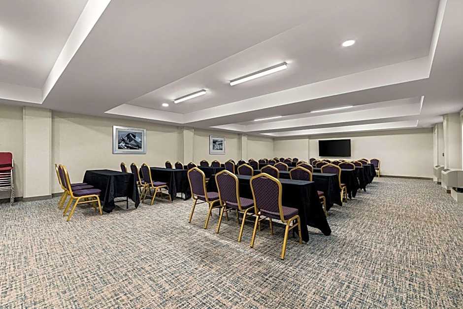 Quality Inn & Suites Matthews