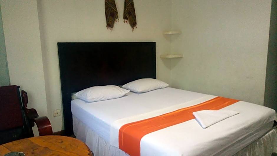 OYO 2703 Hotel Transit 1