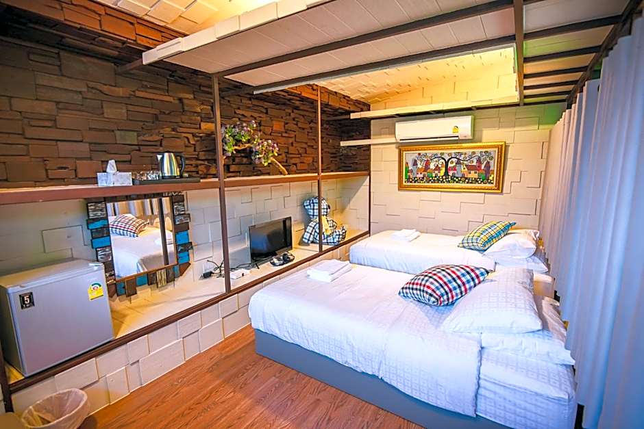 Suankaew​ art​ hostel​