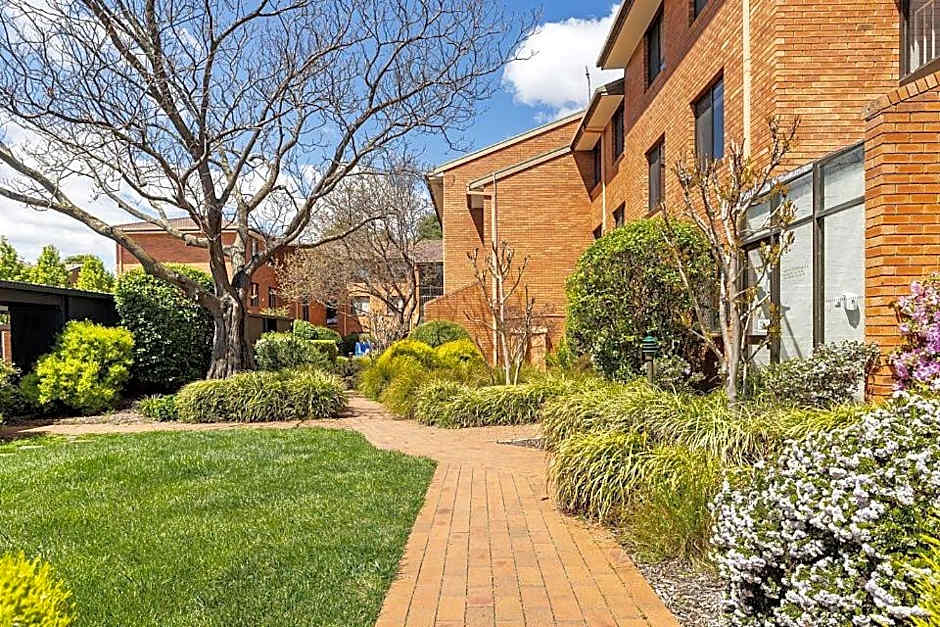 Oxley Court Serviced Apartments