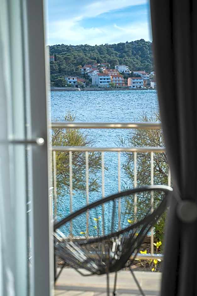 Tisno Laurel Apartments